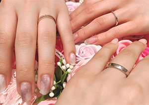 指の形は人それぞれ！指が太いと悩む方におすすめの結婚指輪