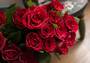 【プロポーズ】108本の薔薇の花束の意味