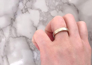 【結婚指輪】ダイヤモンドは付ける？付けない？